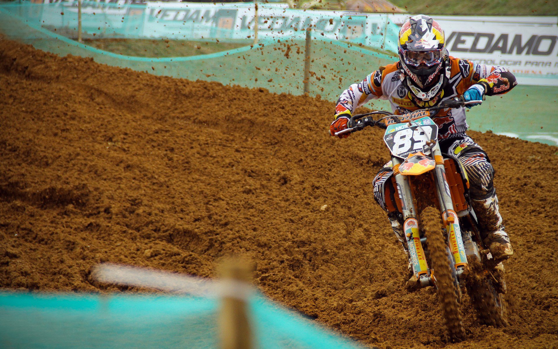 无惧强敌压力,勇往直前争夺荣耀,勇往直前无畏无惧