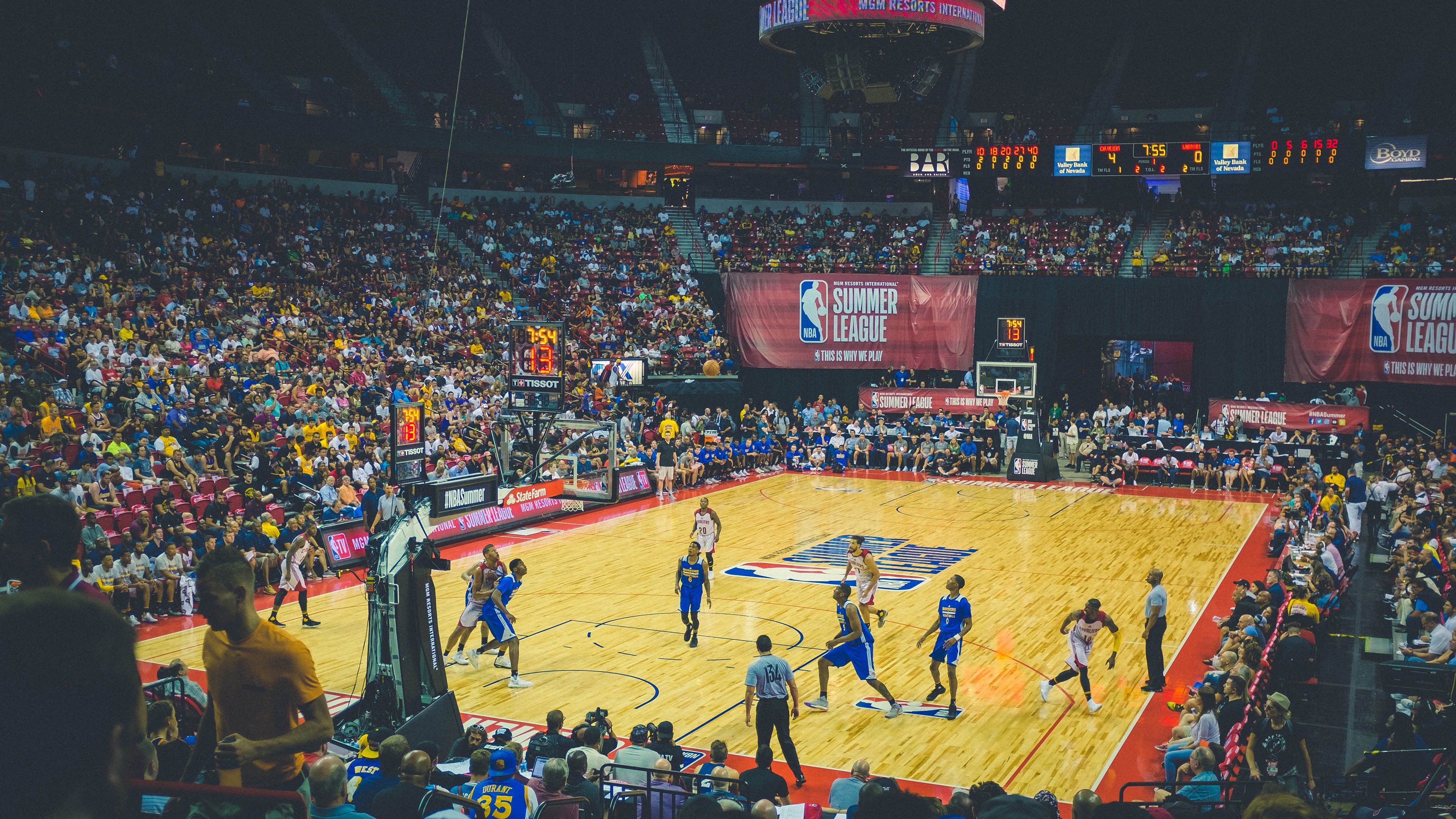 九游体育入口-《国际社交媒体上的电竞话题热度持续升高》，国际电竞游